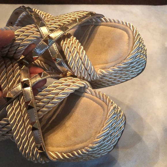 Vaneli crossed gold satin braided embellished studs cushy insole wedge sandals - Picture 8 of 9